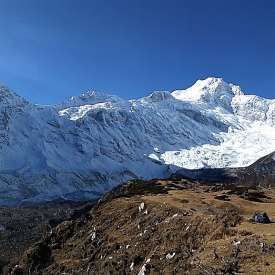 Pungen gompa trek manaslu